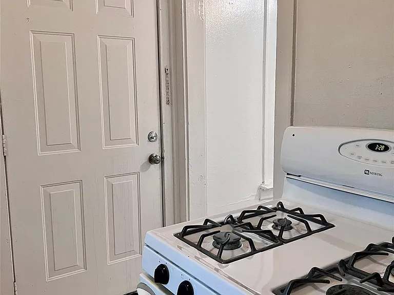 320 W Polk St #2 — Photo 14