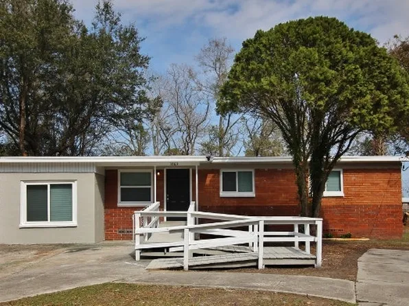 3863 Robert C Weaver Dr, Jacksonville, FL 32208