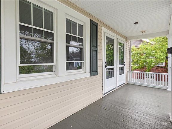 3rd image of 2877 Minto Ave