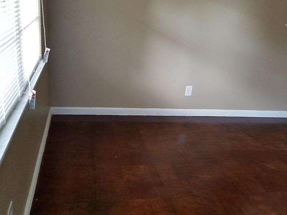 3rd image of 7209 Suntan St