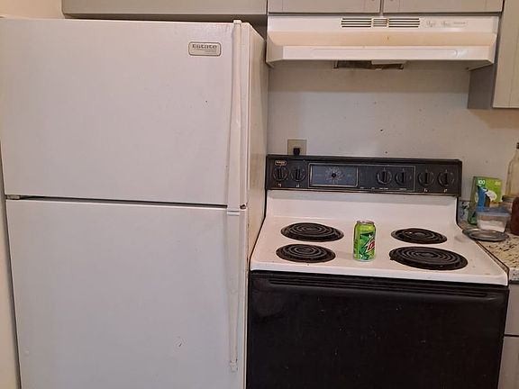 2nd image of 1026 Southpark Dr APT 1-B