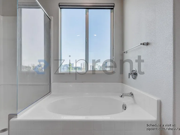 1474 Dorrington Ln — Photo 13
