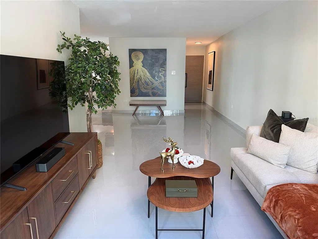 121 Avenue Roosevelt — Photo 4