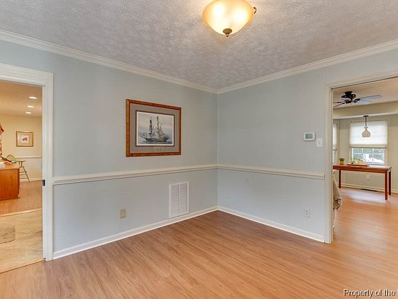 5th image of 115 Freemoor Dr