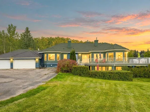 51 SW Blueridge Close, Rocky View County, AB T3L 2P4