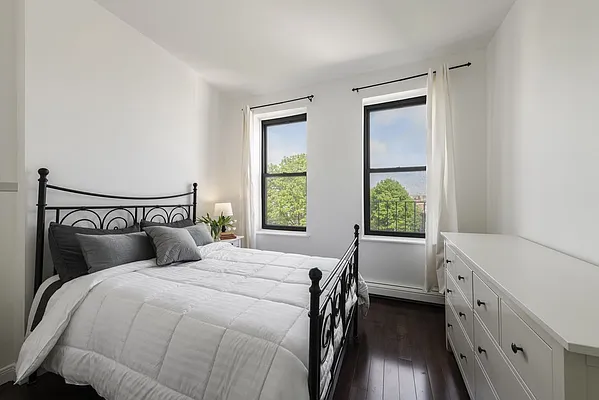 Sold by Compass | media 16