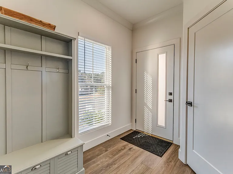 77 Chateau Dr — Photo 13