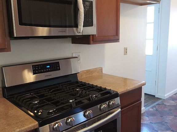 3rd image of 8955 Alderson Ave