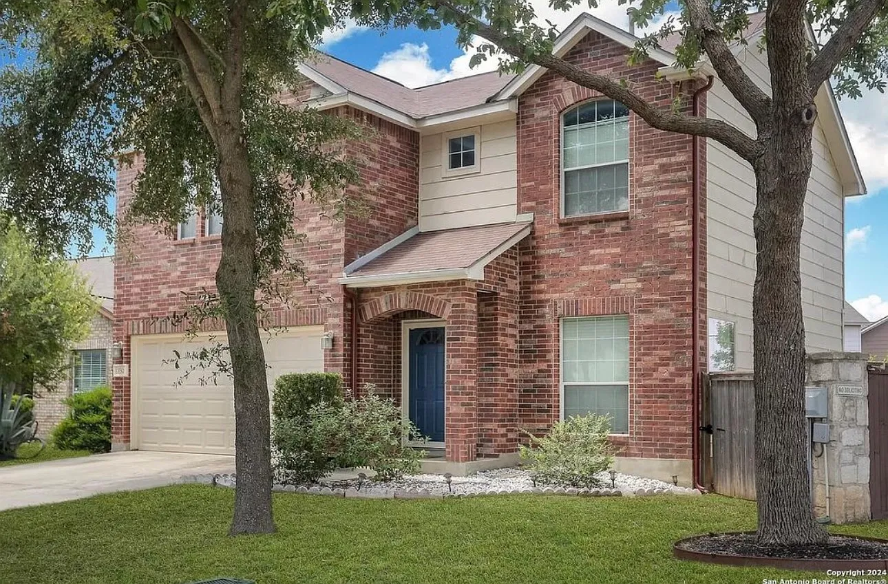 4 bed, 1883 sqft, $1,899 — Photo 2