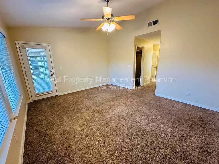 2012 Riverview Dr — Photo 6