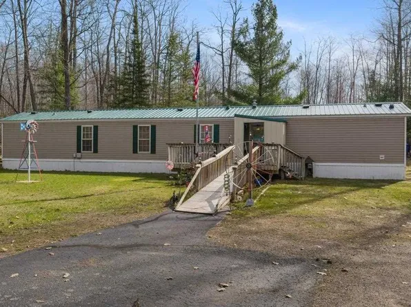 2929 E Mullett Lake Rd, Indian River, MI 49749