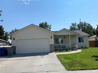 1610 Peregrine Dr, Mountain Home, ID 83647