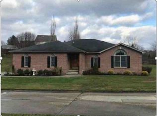 418 Arrowhead Dr, Hurricane, WV 25526