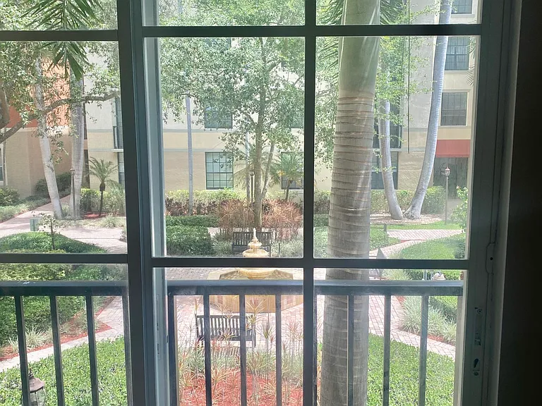 630 Sapodilla Ave #204 — Photo 14