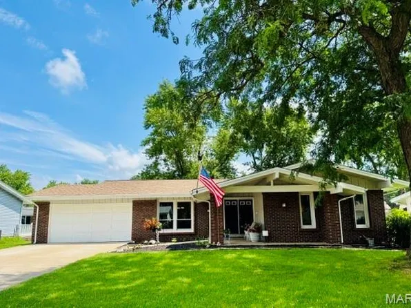 741 Lamplight Ln, Hazelwood, MO 63042