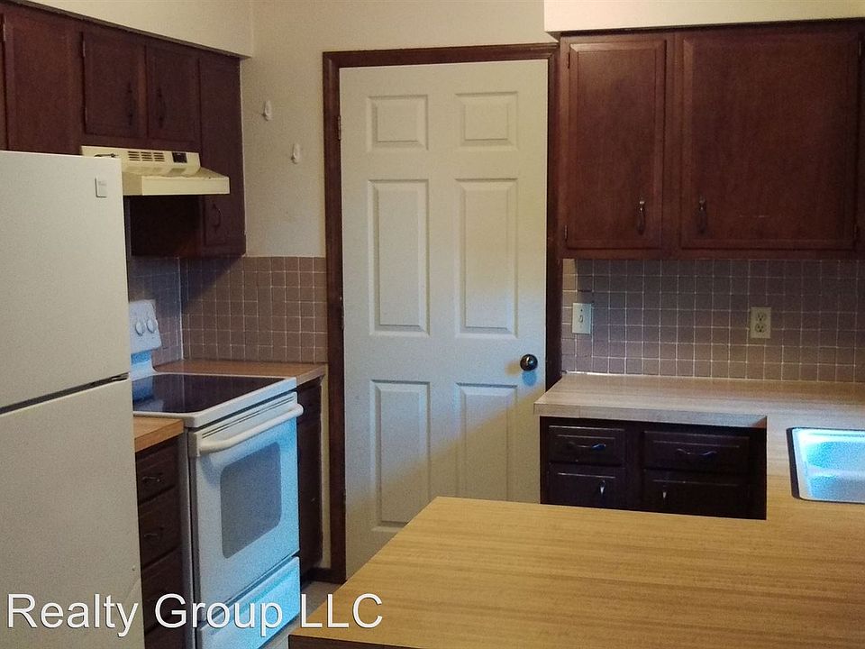 2nd image of 303 Aspen Dr