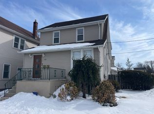 126 Hickory Ave Floor 2, Bergenfield, NJ 07621