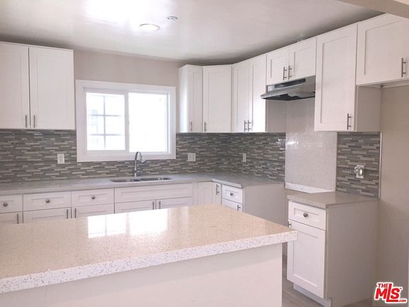 3rd image of 1551 W 55th St
