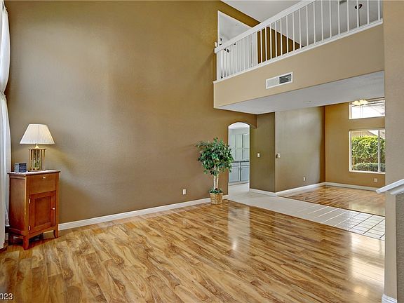 5th image of 1636 Mexican Poppy St