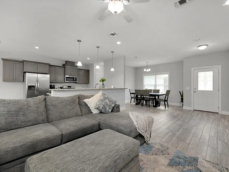 615 Lakeview St — Photo 10