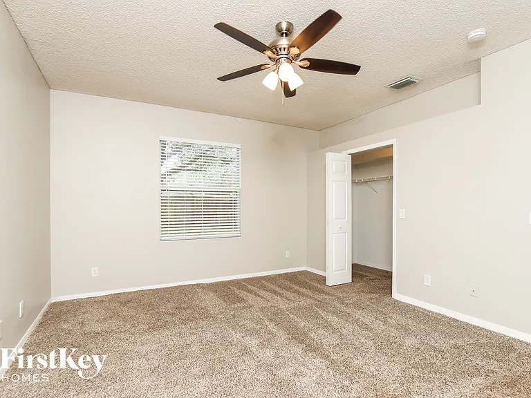 946 Riviera Point Dr — Photo 8