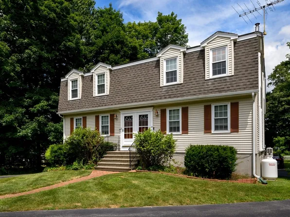 4 Crestwood Dr Unit 4, Northborough, MA 01532