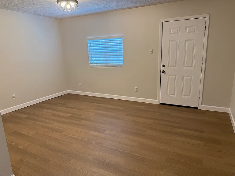 10425 Victoria Dr #1-3 — Photo 6