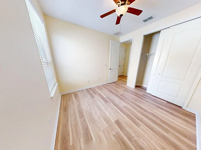15707 Lexington Park Blvd — Photo 23