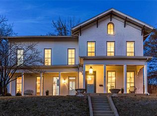 300 E 11th St, Alton, IL 62002