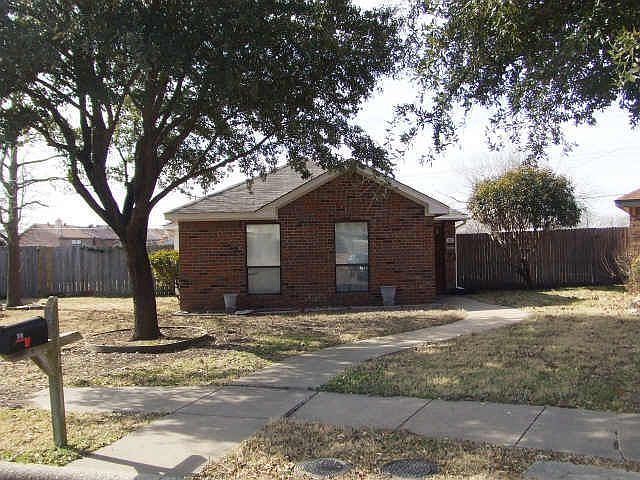 1st image of 518 E Stone Cir