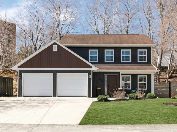 42 Margaret Rd, Halifax, NS B3N 1R7