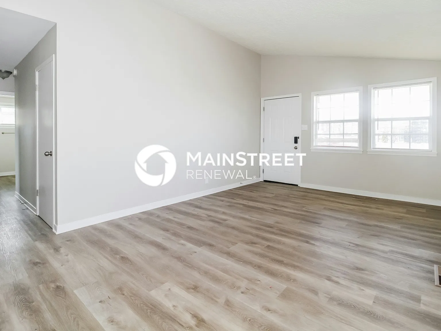 4410 E Indian Trail — Photo 4