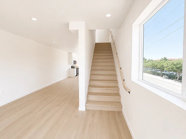 38206 Sierra Hwy — Photo 14