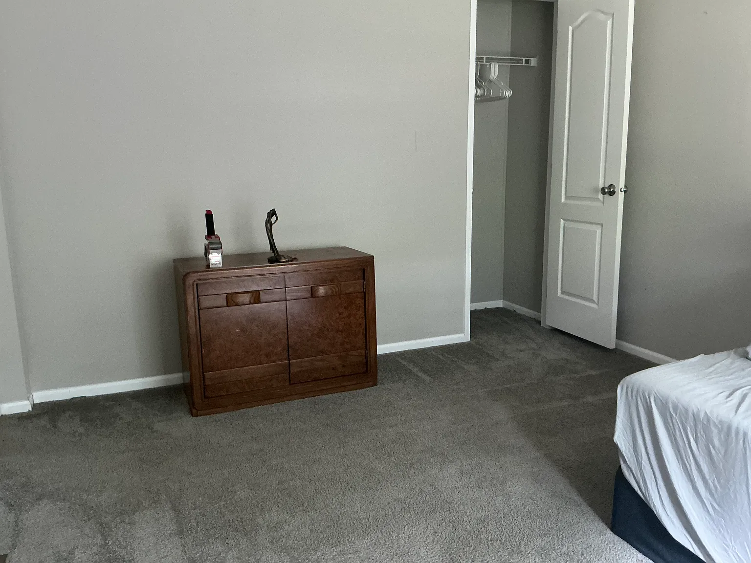 3 bed, 1280 sqft, $1,000 — Photo 4