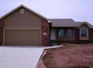 2637 E Mason Ridge Dr, Derby, KS 67037