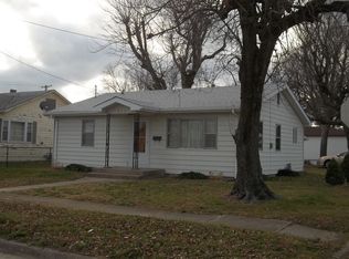 203 N Maple St, Christopher, IL 62822