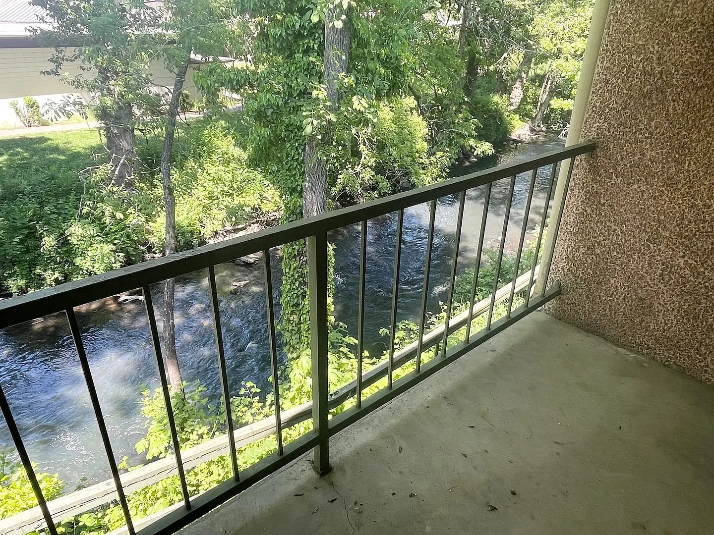 Metro Park Terrace — Photo 3