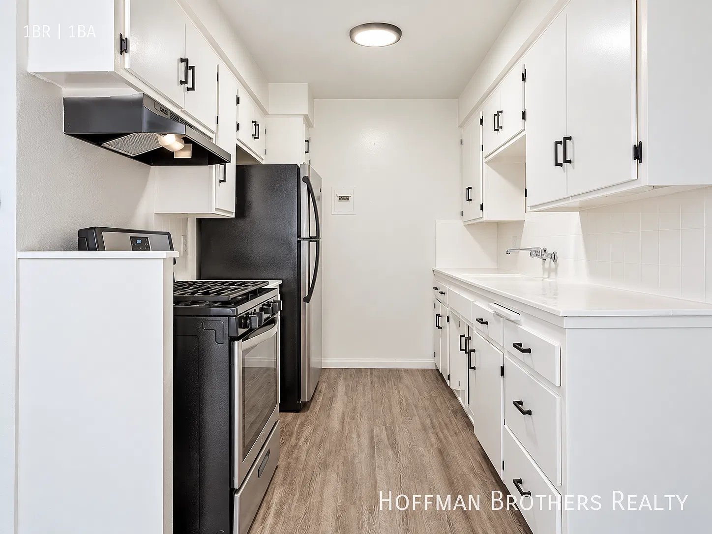 8419 S Western Ave — Photo 2