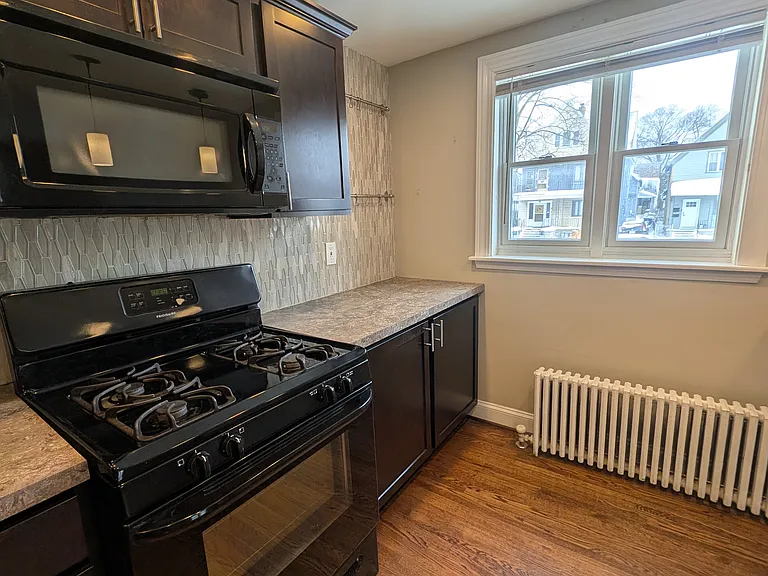 104 1/2 York St #6 — Photo 1
