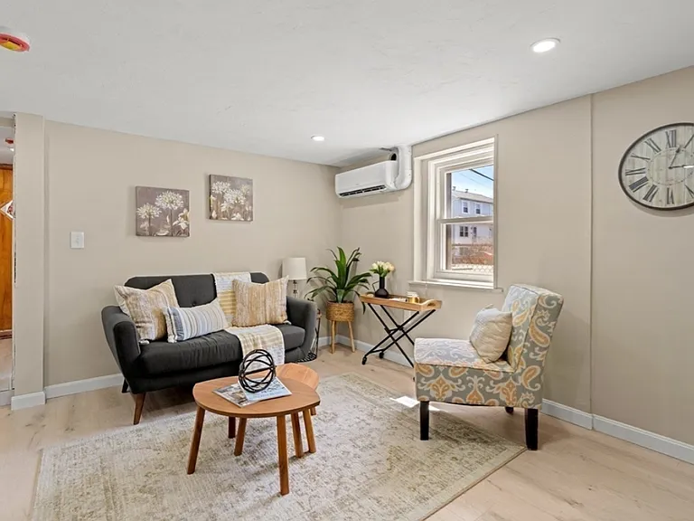 47 Roosevelt St #1 — Photo 5