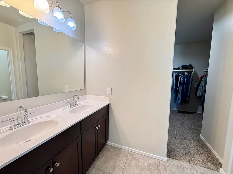 2207 S 46th St — Photo 15