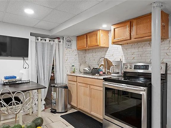3rd image of 70 Dunnell Ave #B