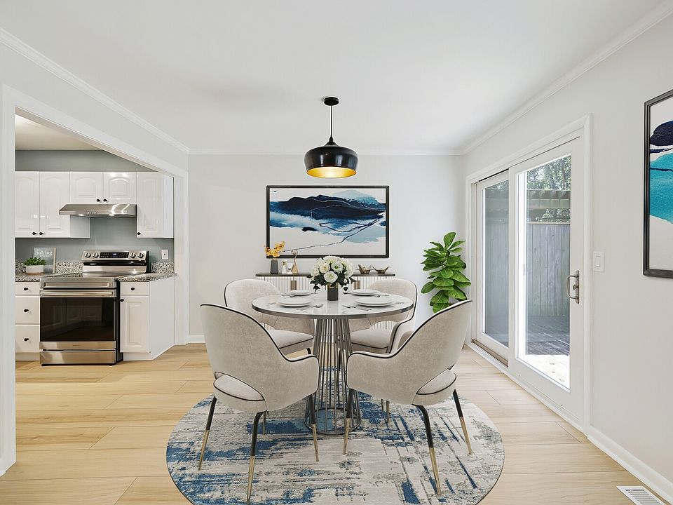 1st image of 560 Doral Country Dr