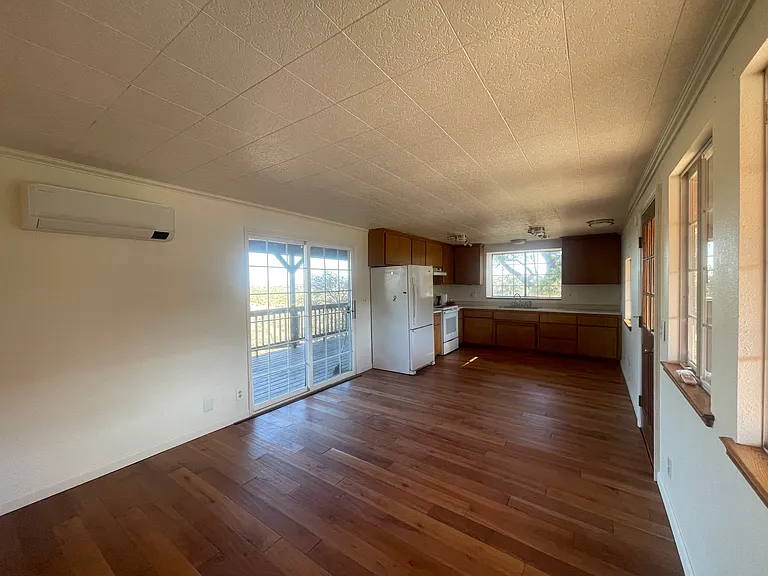 4425 Coyote Creek Ln — Photo 3