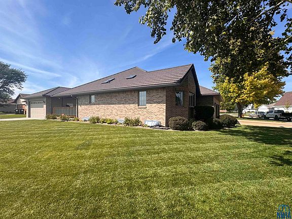 3rd image of 3803 Red Bird Ln