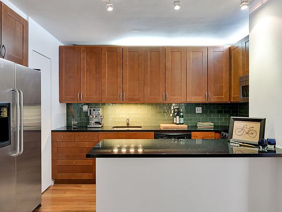 5th image of 2021 Broadway #12JK