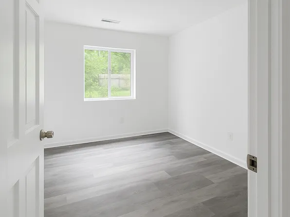 618 White St, Selma, NC 27576