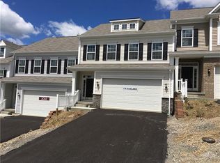2406 Canoe Dr, Washington, PA 15301