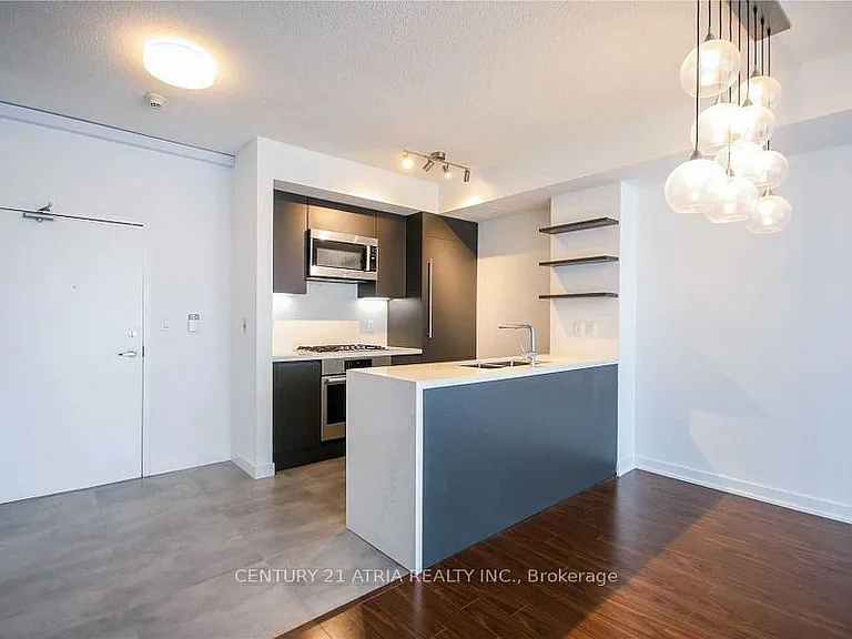 9 Spadina Ave #618 — Photo 6
