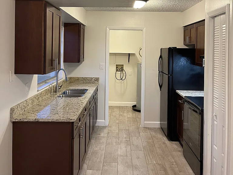 1008 Captiva Point — Photo 1
